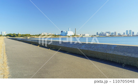 【千葉県】茜浜緑地と幕張新都心 【千葉県】茜浜緑地と幕張新都心 110705048