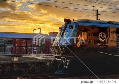 朝焼け　ななつ星in九州　DF200 7000 110706414