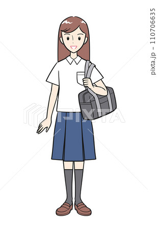夏の制服を着てスクールバッグを持つ女子高生 110706635
