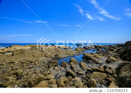 青空と千葉の海岸 青空と千葉の海岸 110709255