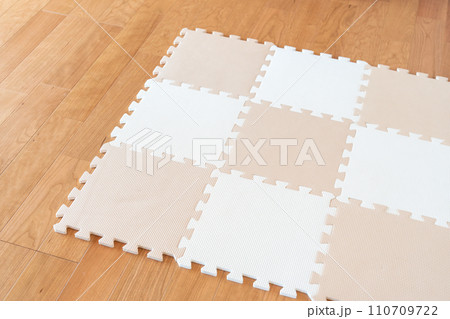 ナチュラルカラーのジョイントマット 110709722