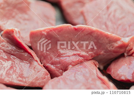 新鮮な牛の心臓肉 (牛ハツ) 新鮮な牛の心臓肉 (牛ハツ) 110710815