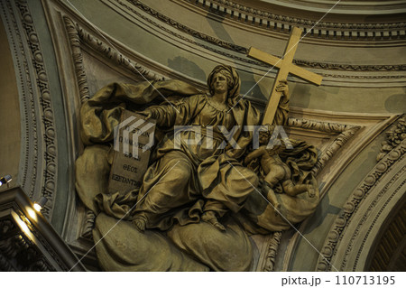 イタリアのボローニャの町の風景 110713195