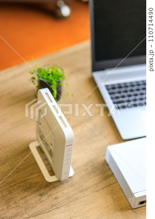 セキュリティルーターを追加してより安心して取り組めるリモートワーク 110714490