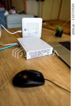 セキュリティルーターを追加してより安心して取り組めるリモートワーク セキュリティルーターを追加してより安心して取り組めるリモートワーク 110714509