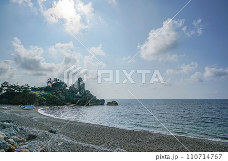 曽々木海岸の「窓岩」(2016年) 曽々木海岸の「窓岩」(2016年) 110714767