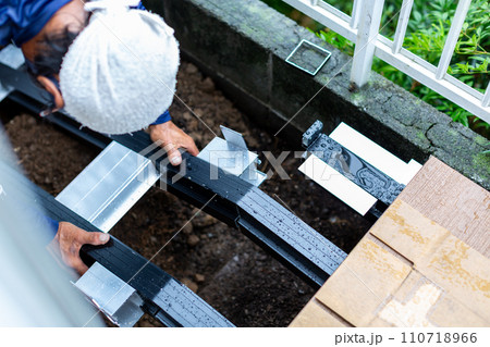ウッドデッキの工事をする業者 ウッドデッキの工事をする業者 110718966