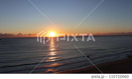 下田海岸の朝日 110720060