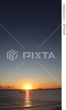 下田海岸の朝日 110720061