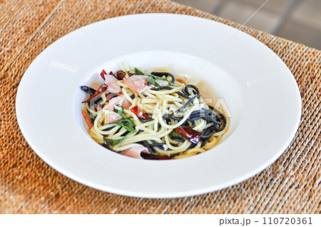 bacon spaghetti ,spaghetti or spicy spaghetti 110720361