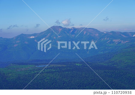 石狩岳山頂からのトムラウシ山 110720938