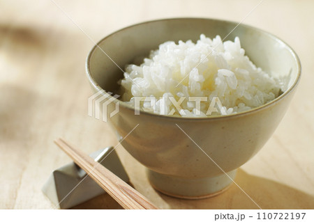 炊き立ての白ご飯 炊き立ての白ご飯 110722197