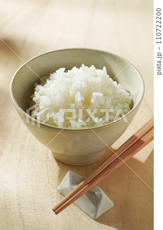 炊き立ての白ご飯 炊き立ての白ご飯 110722200