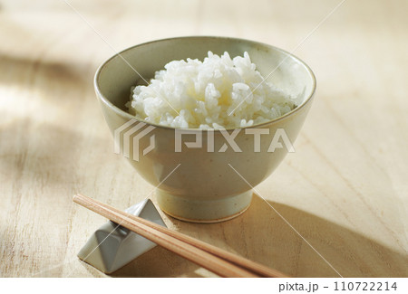 炊き立ての白ご飯 炊き立ての白ご飯 110722214