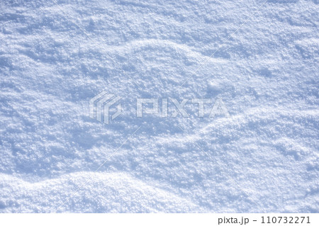 雪の造形　涼イメージ 110732271