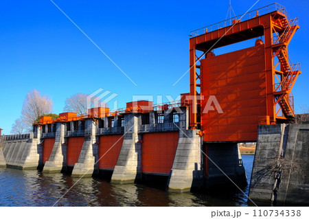 東京都北区　旧岩淵水門（赤水門） 110734338