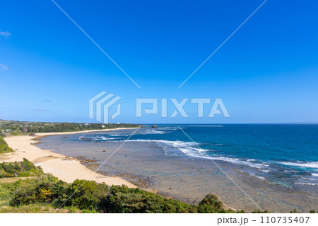 奄美大島 土浜海岸 節田立神 奄美大島 土浜海岸 節田立神 110735407