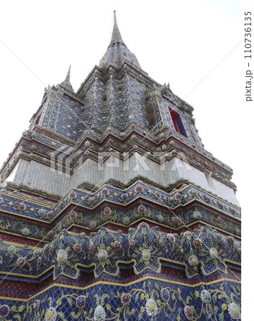 ワットポーの仏塔　タイ・バンコク 110736135