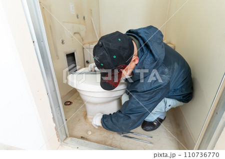 住宅リフォーム工事　ユニットバスの解体 110736770