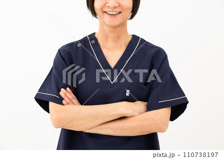 医療従事者・看護師・ドクター・介護職 110738197