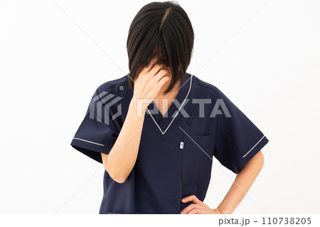 医療従事者・看護師・ドクター・介護職 110738205