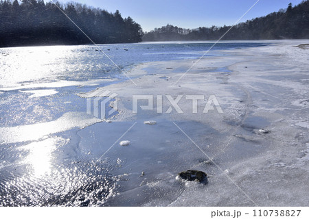 冬の湯ノ湖 冬の湯ノ湖 110738827
