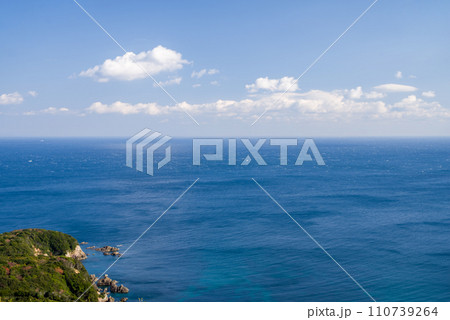 青い海・青い空《風景・自然素材 背景素材》 青い海・青い空《風景・自然素材 背景素材》 110739264