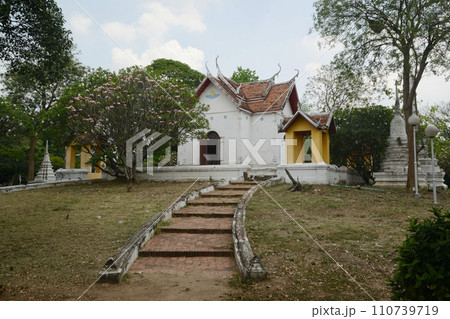 Phra Chan Loi Pavilion It is an ancient building located inside Wat Prasat Nakhon Luang. It is a building that was built 400 years ago. Phra Chan Loi Pavilion It is an ancient building located inside Wat Prasat Nakhon Luang. It is a building that was built 400 years ago. 110739719