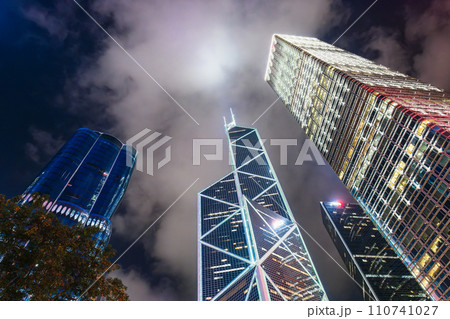 香港のビジネスセンター 夜の中環(セントラル) 香港のビジネスセンター 夜の中環(セントラル) 110741027