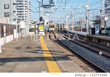 神戸市垂水区の山陽電鉄、山陽垂水駅のホーム 神戸市垂水区の山陽電鉄、山陽垂水駅のホーム 110741866