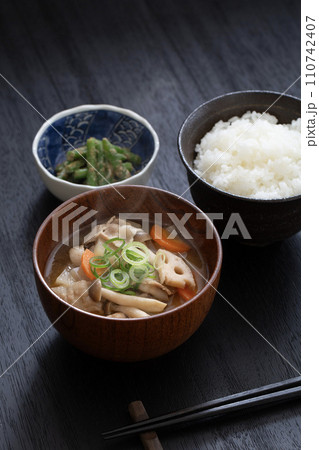 豚汁と炊き立てご飯、豚汁定食 豚汁と炊き立てご飯、豚汁定食 110742407