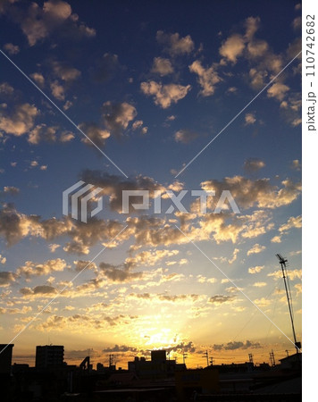 夕焼け 夕焼け 110742682
