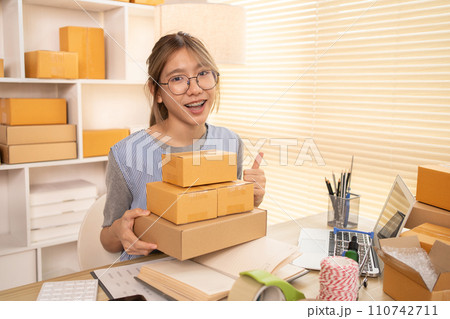 Sell products online, Empowering SMEs: Online Selling and Shipping for Small Business Owners, E-Commerce and Digital Commerce Concept. Sell products online, Empowering SMEs: Online Selling and Shipping for Small Business Owners, E-Commerce and Digital Commerce Concept. 110742711