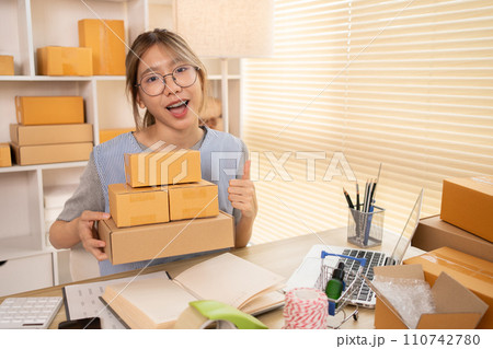 Sell products online, Empowering SMEs: Online Selling and Shipping for Small Business Owners, E-Commerce and Digital Commerce Concept. 110742780