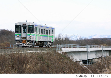 室蘭本線普通列車　キハ150　室蘭本線　ローカル区間　沼ノ端～岩見沢間 110743825
