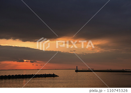 日の出の風景 日の出の風景 110745326