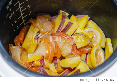 炊飯器で作る林檎と薩摩芋のコンポート 110748163