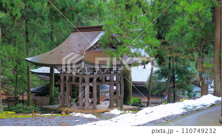 福井県永平寺鐘楼1(雨天冬) 福井県永平寺鐘楼1(雨天冬) 110749232