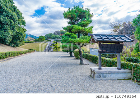 奈良県天理市　第十代崇神天皇　山辺道勾岡上陵 110749364