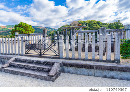 奈良県天理市 第十代崇神天皇 山辺道勾岡上陵 奈良県天理市 第十代崇神天皇 山辺道勾岡上陵 110749367