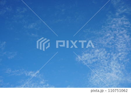 青空と白い雲 青空と白い雲 110751062