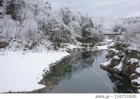 白川郷　冬の景色 110751600