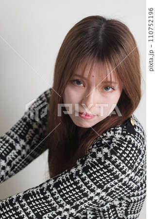 女性 若い女性 女性写真 110752196