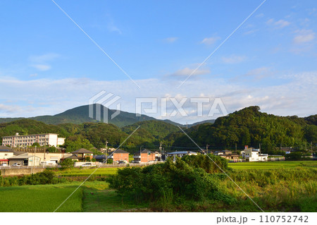 JR九州、佐世保線早岐駅から高橋駅までの車窓風景 110752742