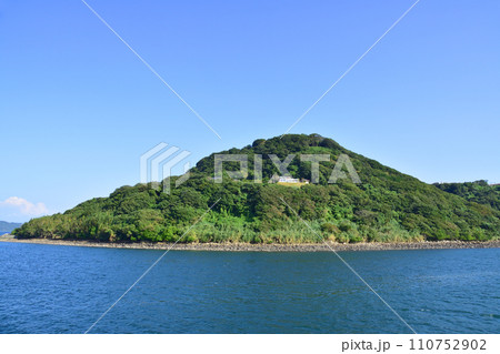 長崎県小値賀町小値賀港から佐世保市佐世保港までの船旅風景 110752902