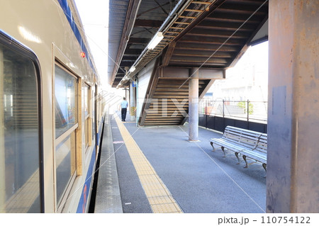 JR九州、高橋駅(佐世保線)から佐賀駅(長崎本線)までの車窓風景(朝) JR九州、高橋駅(佐世保線)から佐賀駅(長崎本線)までの車窓風景(朝) 110754122