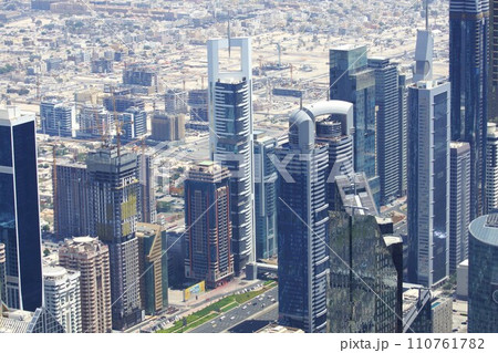 ドバイ ダウンタウンドバイ周辺の高層ビル群 ドバイ ダウンタウンドバイ周辺の高層ビル群 110761782