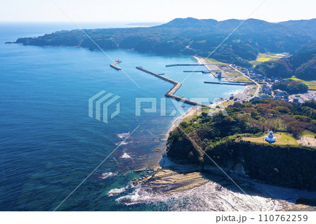 能登半島の禄剛埼灯台(石川県珠洲市) 能登半島の禄剛埼灯台(石川県珠洲市) 110762259