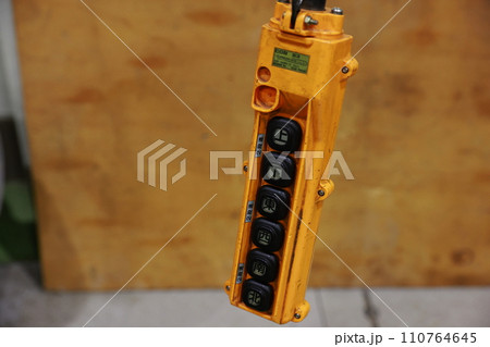 クレーンのコントローラ クレーンのコントローラ 110764645