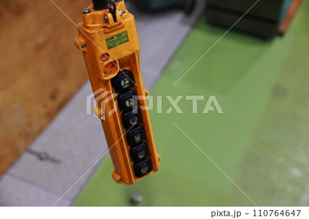 クレーンのコントローラ クレーンのコントローラ 110764647